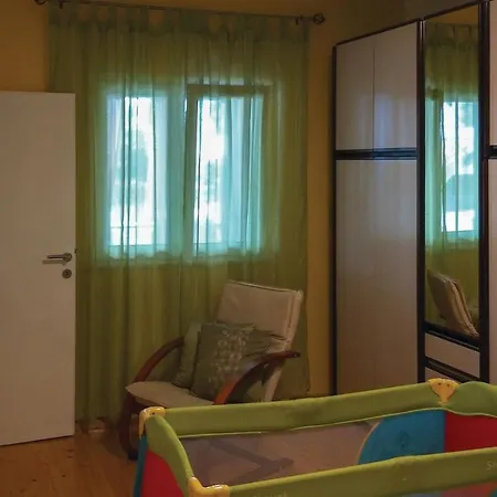 Three-bedroom Holiday In Gornje * Planjane