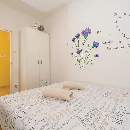 Three-bedroom Holiday In Gornje Holiday home *