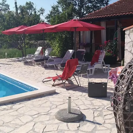 Three-bedroom Holiday In Gornje Holiday home *