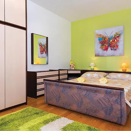 Holiday home Three-bedroom Holiday In Gornje *