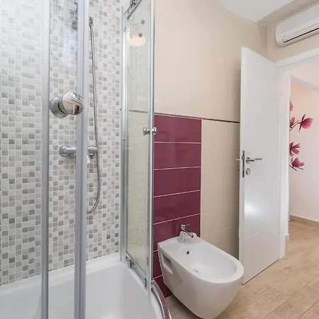 Holiday home Three-bedroom Holiday In Gornje Planjane