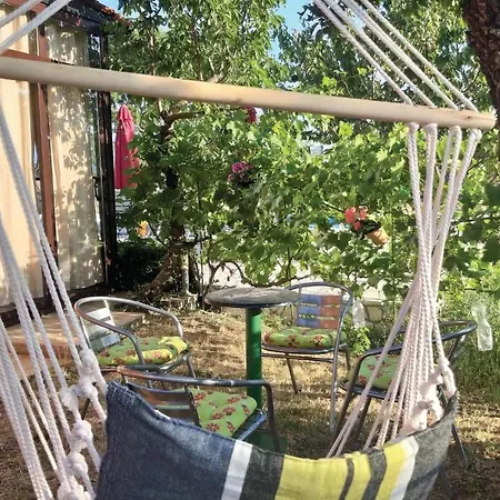 Three-bedroom Holiday In Gornje * Planjane