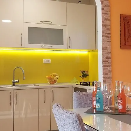 Three-bedroom Holiday In Gornje * Planjane