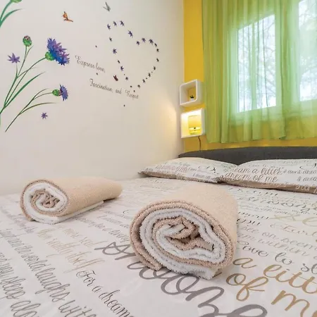 Holiday home Three-bedroom Holiday In Gornje *